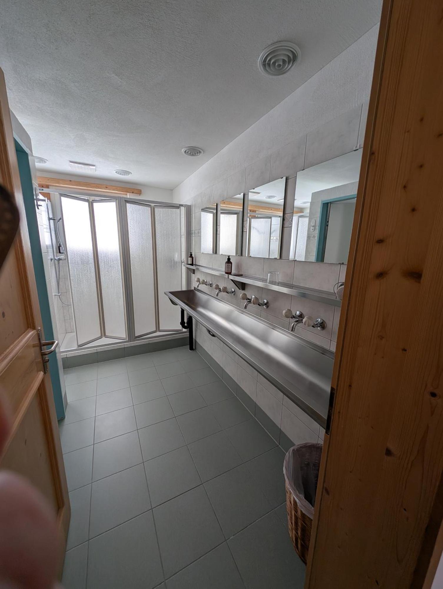 Gasthaus Post, Obermutten Exteriör bild